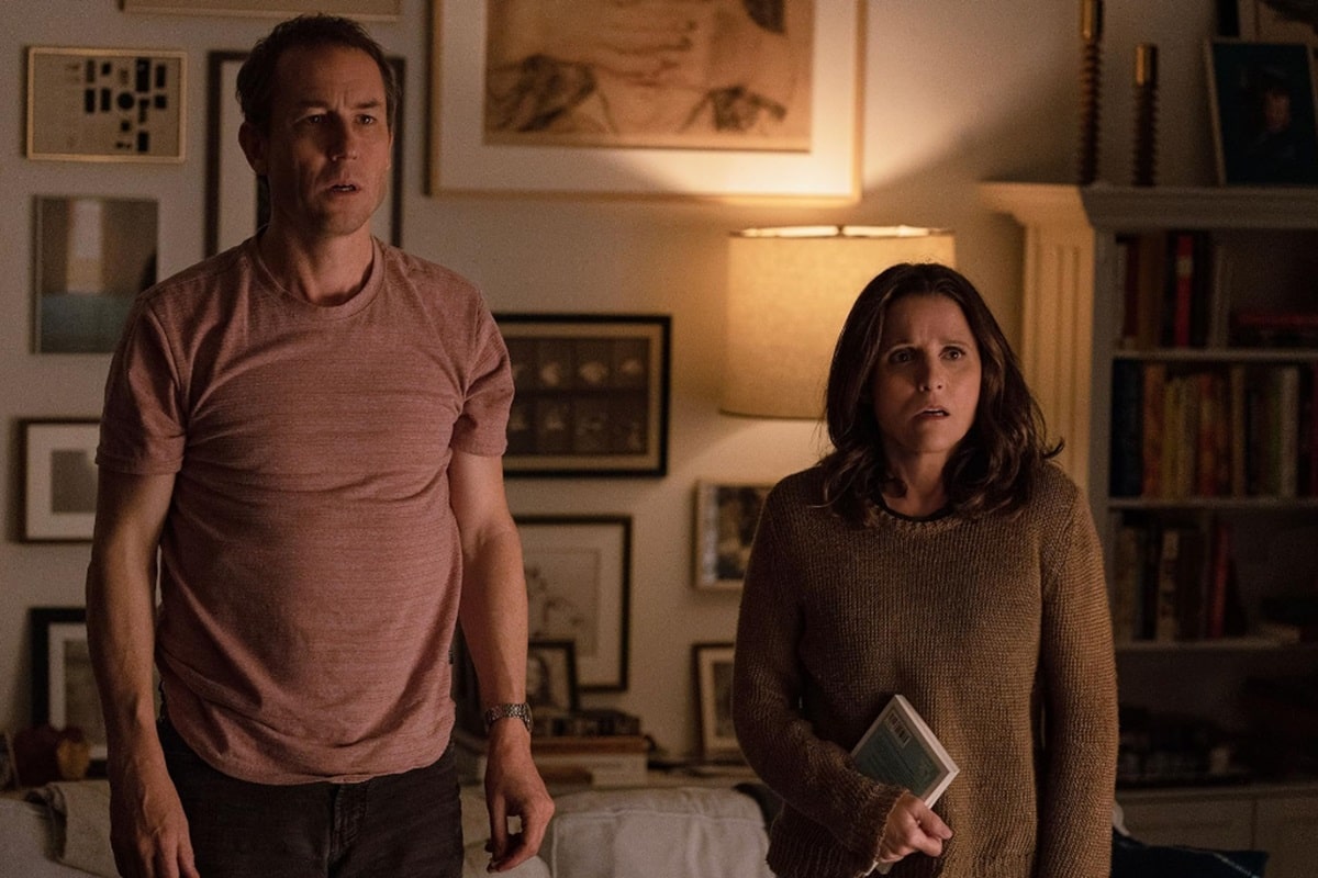 Tobias Menzies y Julia Louis-Dreyfus en Me heriste (2023)