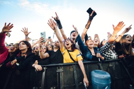 gente en un show