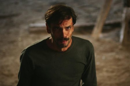 Cuando acecha la maldad (2023)
