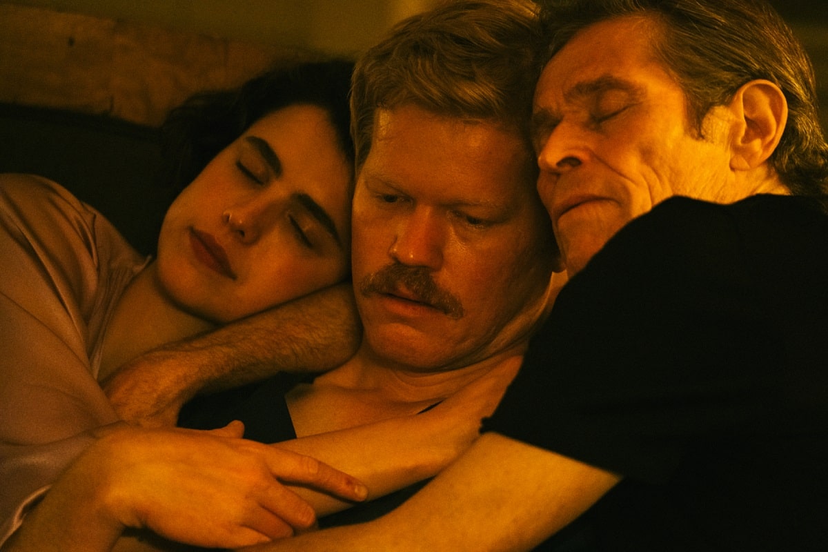 Jesse Plemons, Willem Dafoe y Margaret Qualley en Tipos de gentileza (2024)