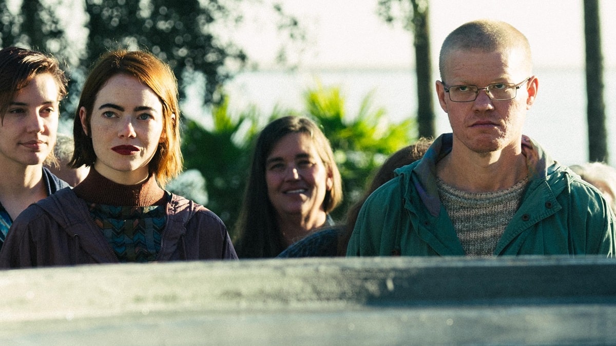 Emma Stone y Jesse Plemons en Tipos de gentileza