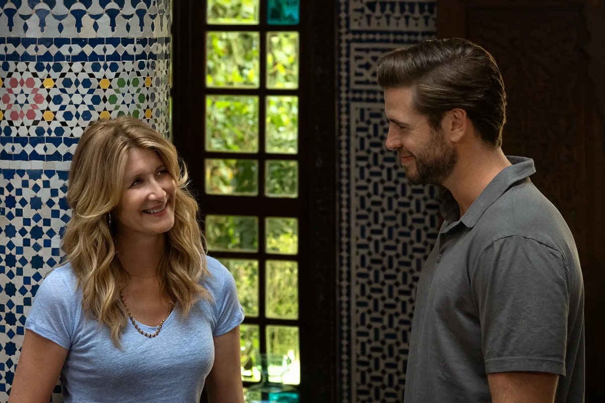 Laura Dern y Liam Hemsworth en Una aventura en Marruecos