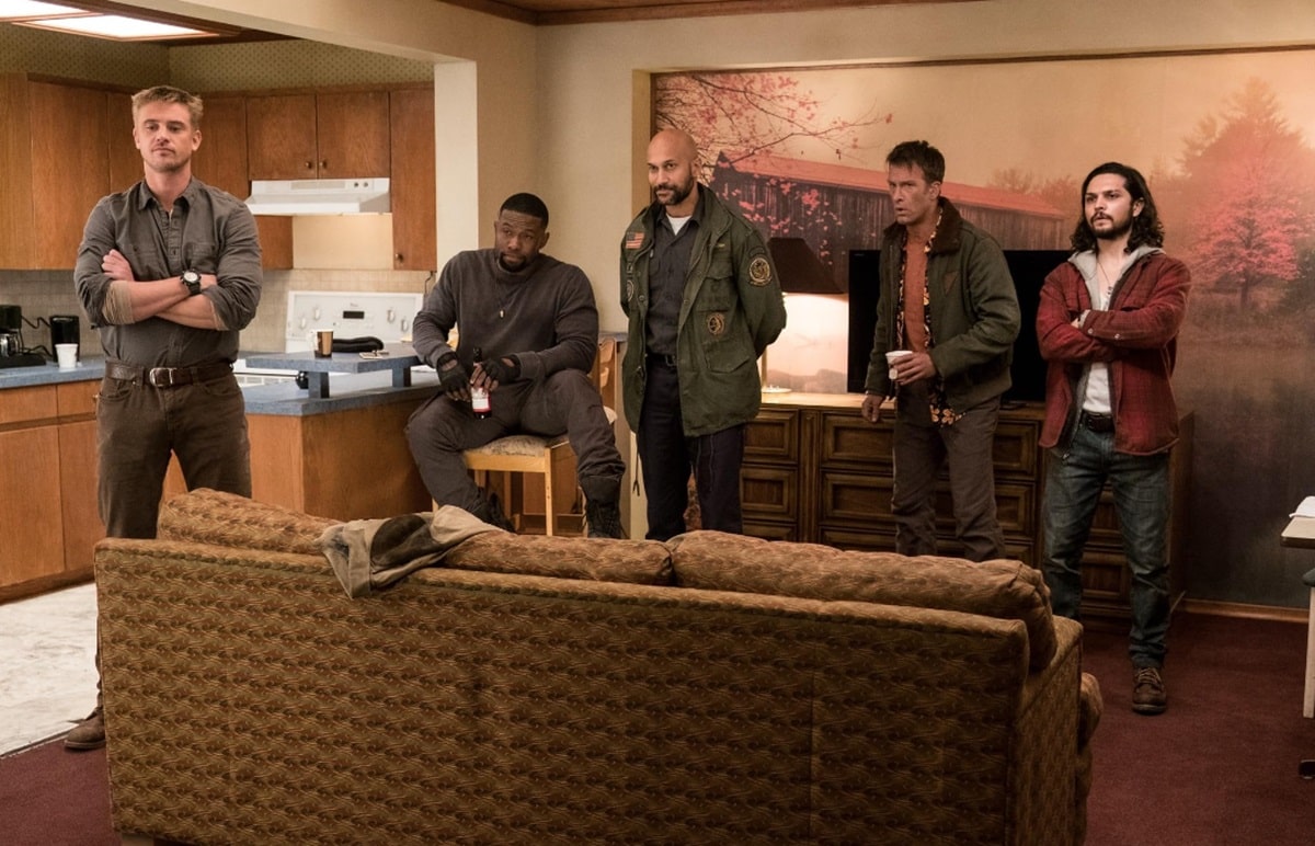 Thomas Jane, Keegan-Michael Key, Boyd Holbrook, Augusto Aguilera y Trevante Rhodes en El depredador (2018)