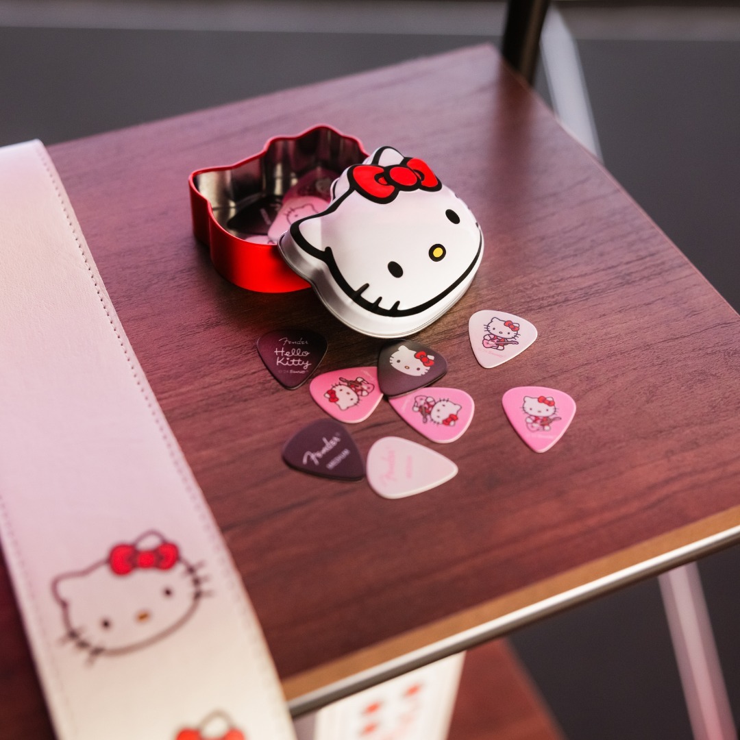 Fender Hello Kitty