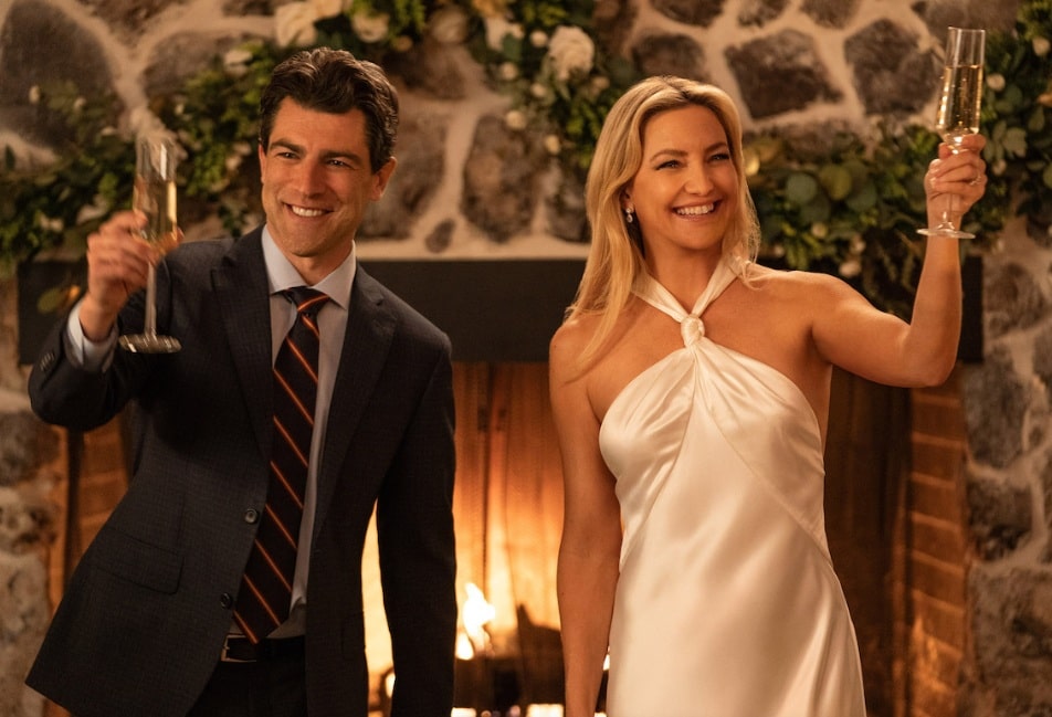 Max Greenfield y Kate Hudson en Una nueva jugada (2025)