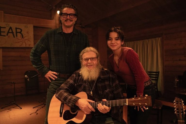 Gustavo Santaolalla en el set de The Last of Us 2