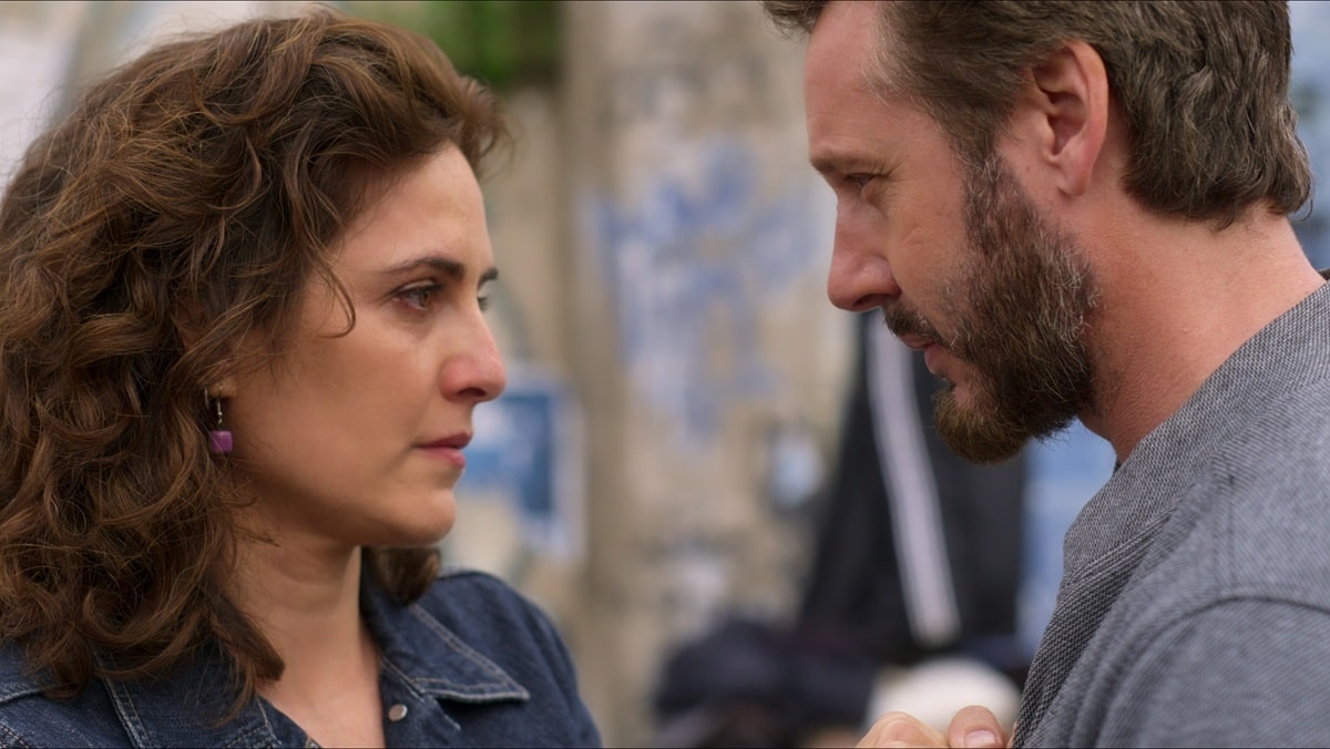 Julieta Díaz y Benjamín Vicuña en Corazón delator (2025)