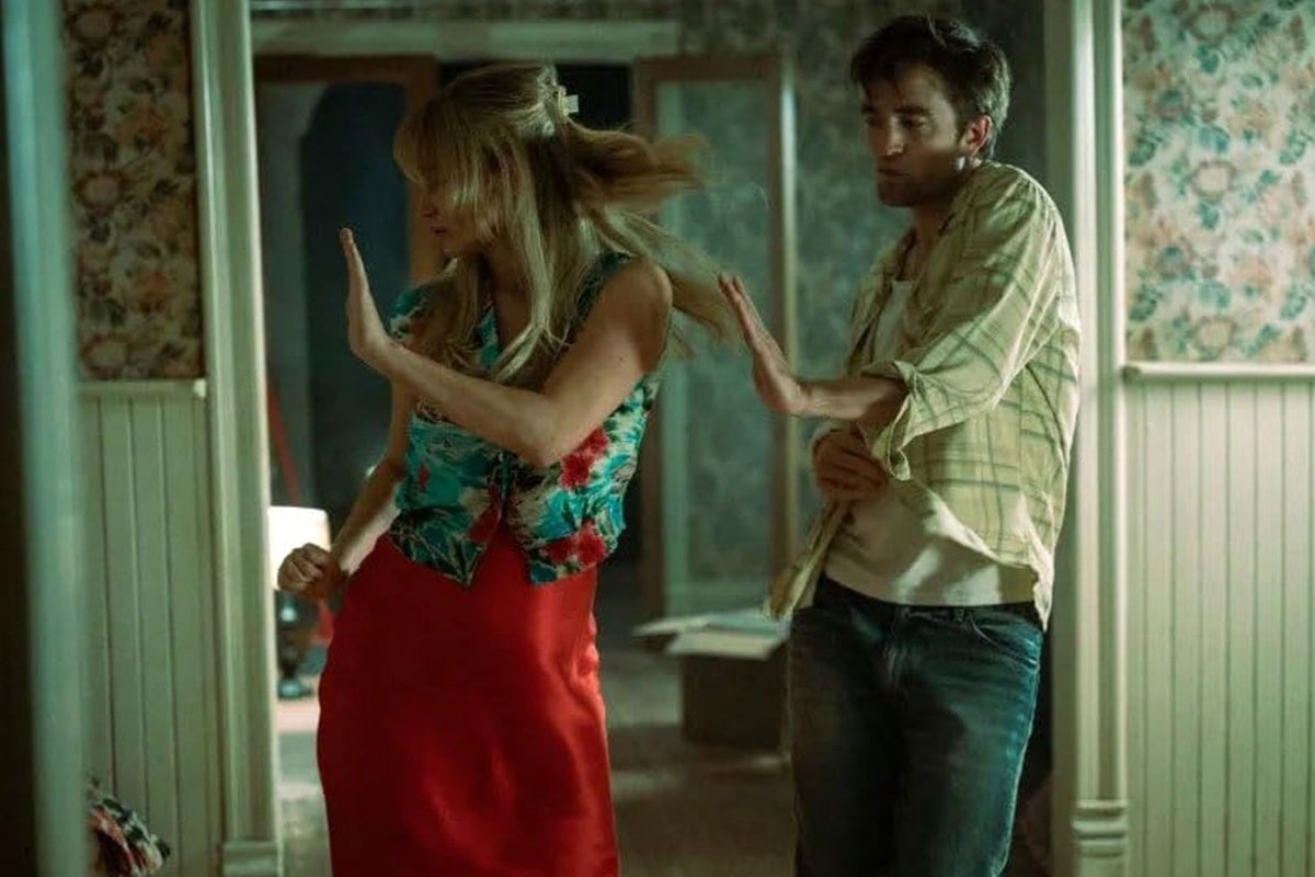 Jennifer Lawrence y Robert Pattinson en Die, My Love (2025)