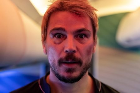 Josh Hartnett en Fight or Flight (2024)