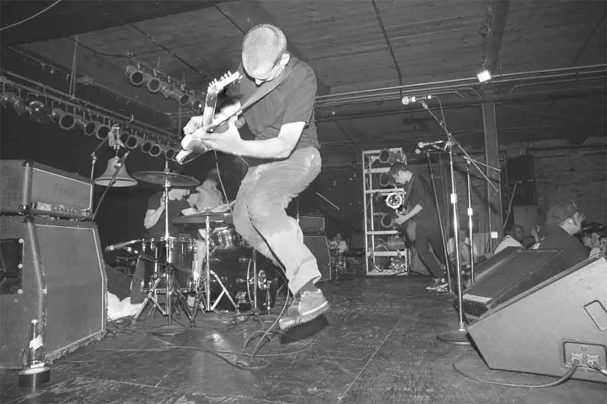 Fugazi en vivo en 1996.
