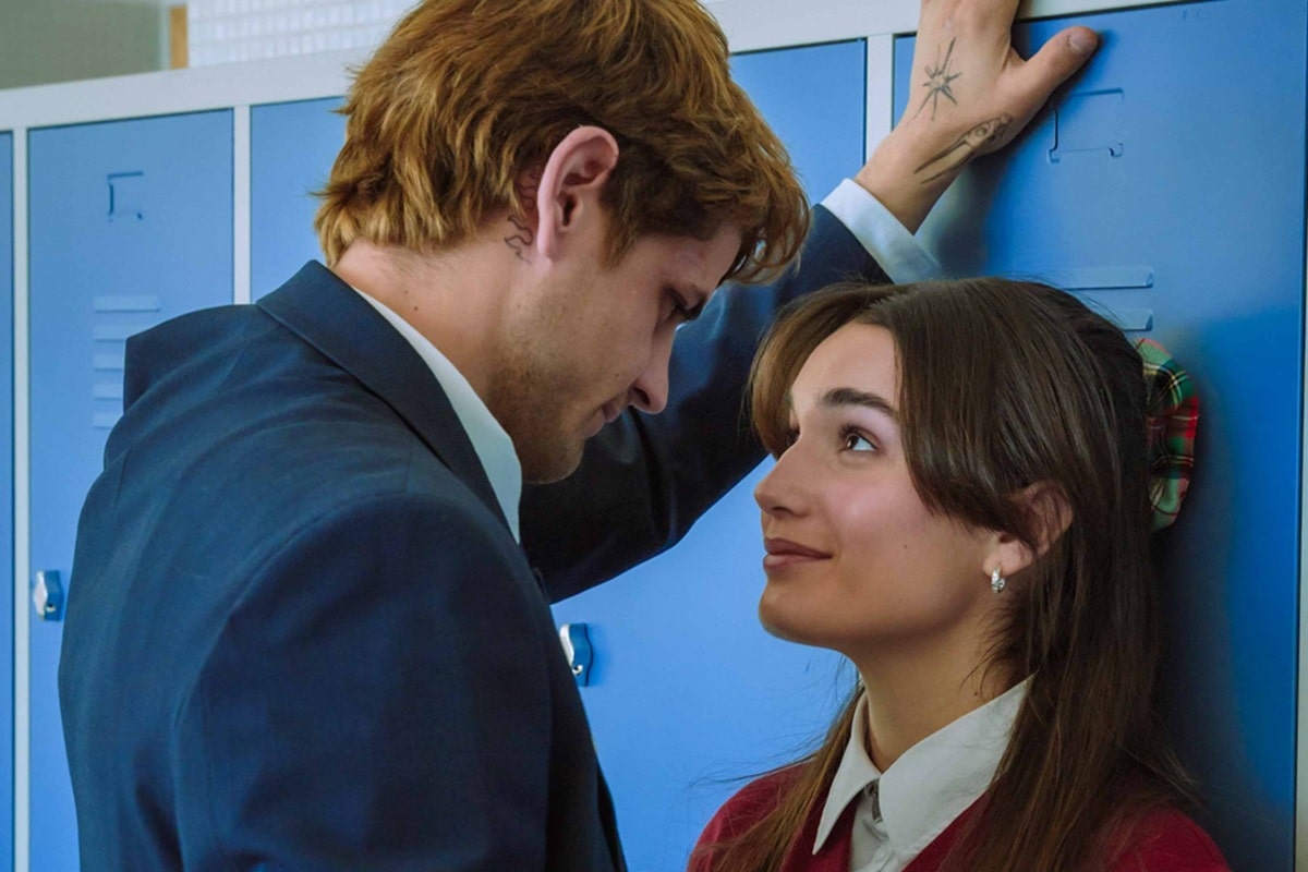 Alberto Olmo y Eléa Rochera en Mala influencia (2025)
