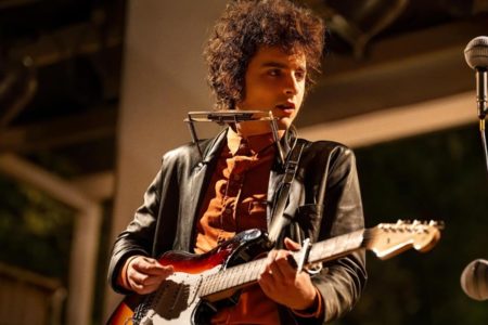 Timothée Chalamet como Bob Dylan en A Complete Unknown