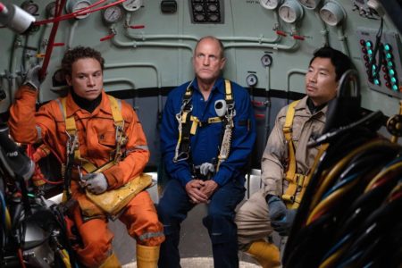 Woody Harrelson, Simu Liu y Finn Cole en El último respiro