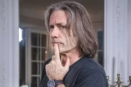 Bruce Dickinson elige las 2 canciones que definen el rock and roll Bruce Dickinson elige las 2 canciones que definen el rock and roll