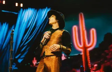 Enrique Bunbury frena un show por el uso de celulares: "Hacen que el concierto sea peor" Enrique Bunbury