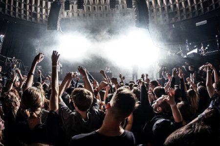 Este fue el primer músico arrestado sobre un escenario