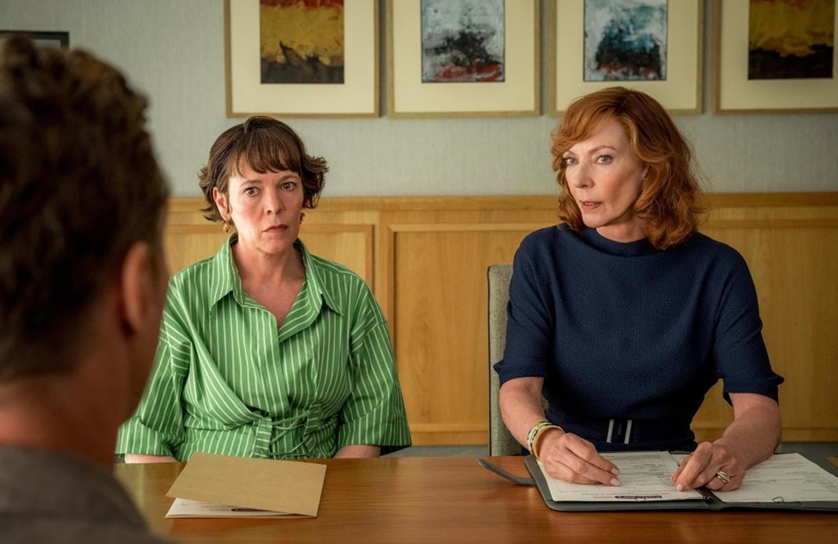 Allison Janney y Olivia Colman en Los Roses (2025)