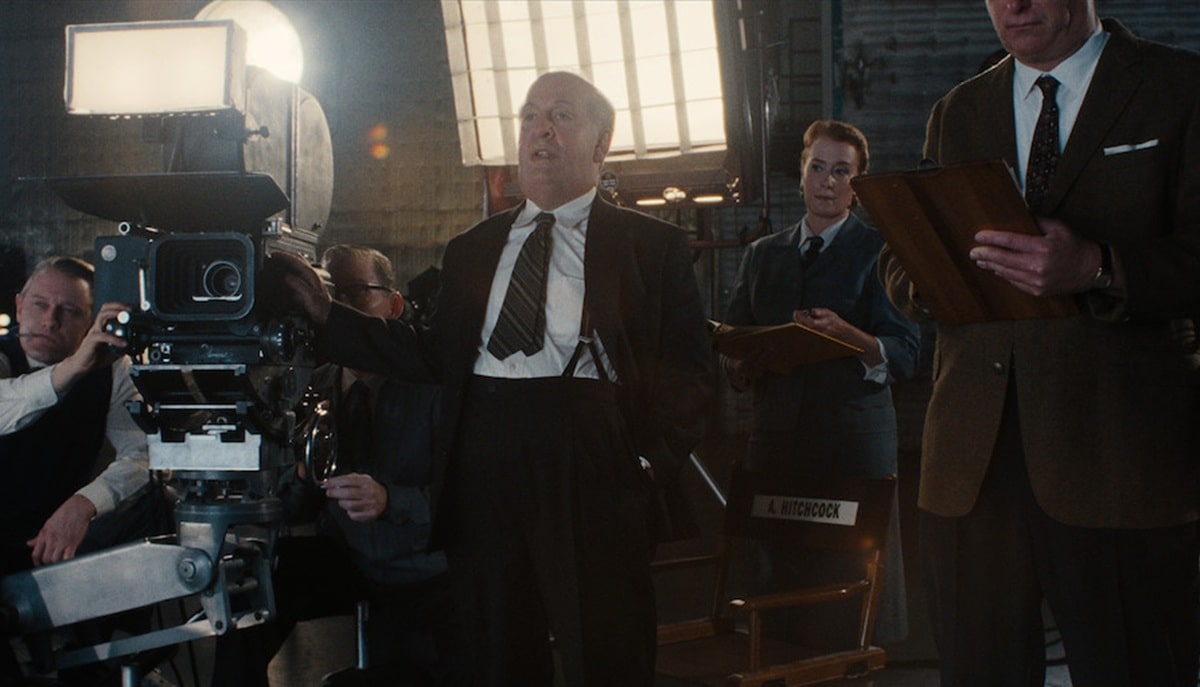Tom Hollander es Alfred Hitchcock