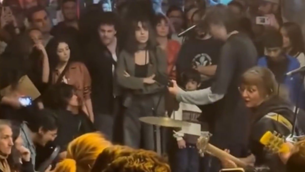 Una versión callejera de “Seven Nation Army” en Irán se vuelve viral: El video Una versión callejera de “Seven Nation Army” en Irán se vuelve viral: El video