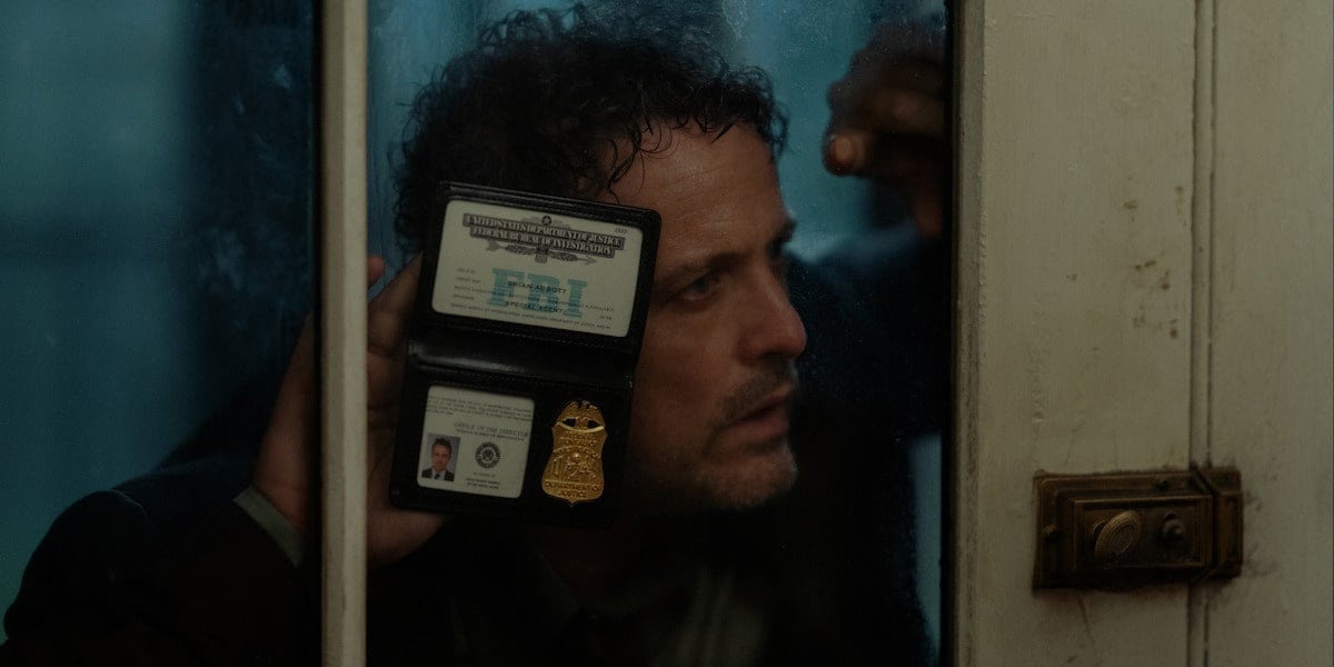 David Lyons es el agente Brian Abbott