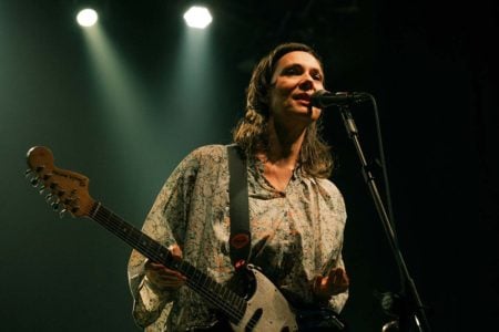 Stereolab en Argentina: Una noche de vanguardia atemporal Laetitia Saedier de Stereolab en C Art Media 2025