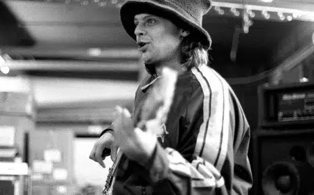 Murió Gary "Mani" Mounfield, bajista de The Stone Roses Murió Gary "Mani" Mounfield, bajista de The Stone Roses