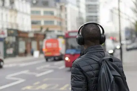 El 97% de las personas “no puede diferenciar” entre música real y música creada con IA El 97% de las personas “no puede diferenciar” entre música real y música creada con IA