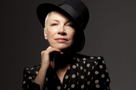 Annie Lennox elige la mejor canción navideña: "La más conmovedora" Annie Lennox elige la mejor canción navideña: "La más conmovedora"