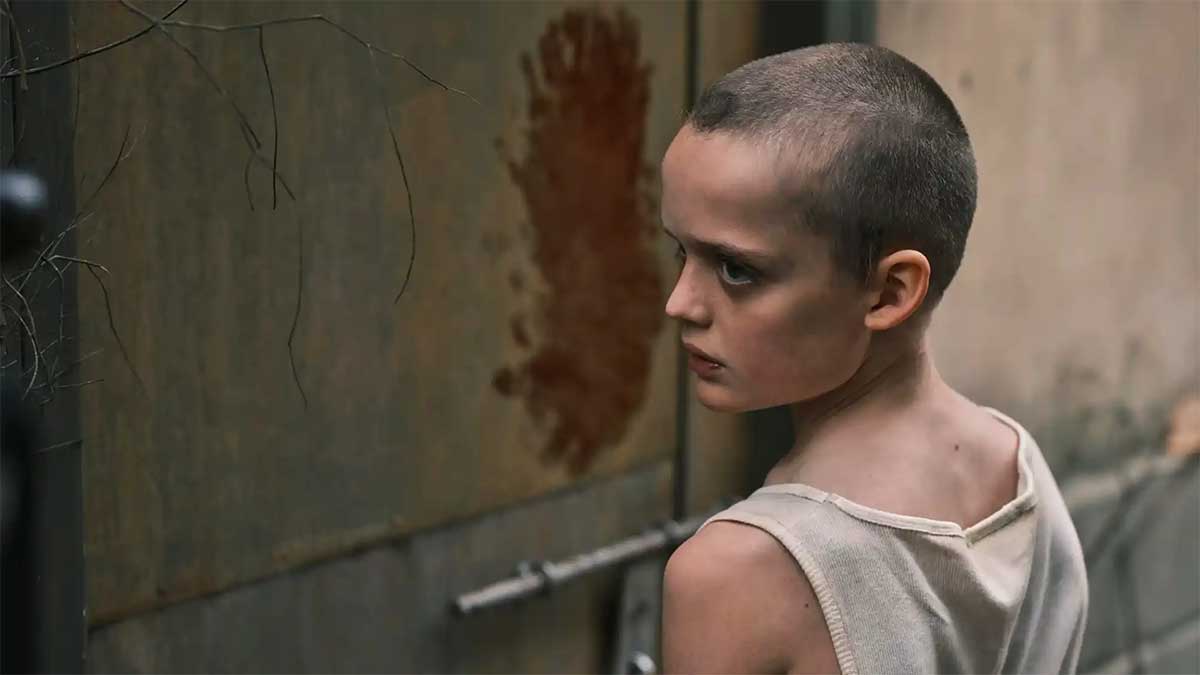 Billy Barratt en Bring Her Back