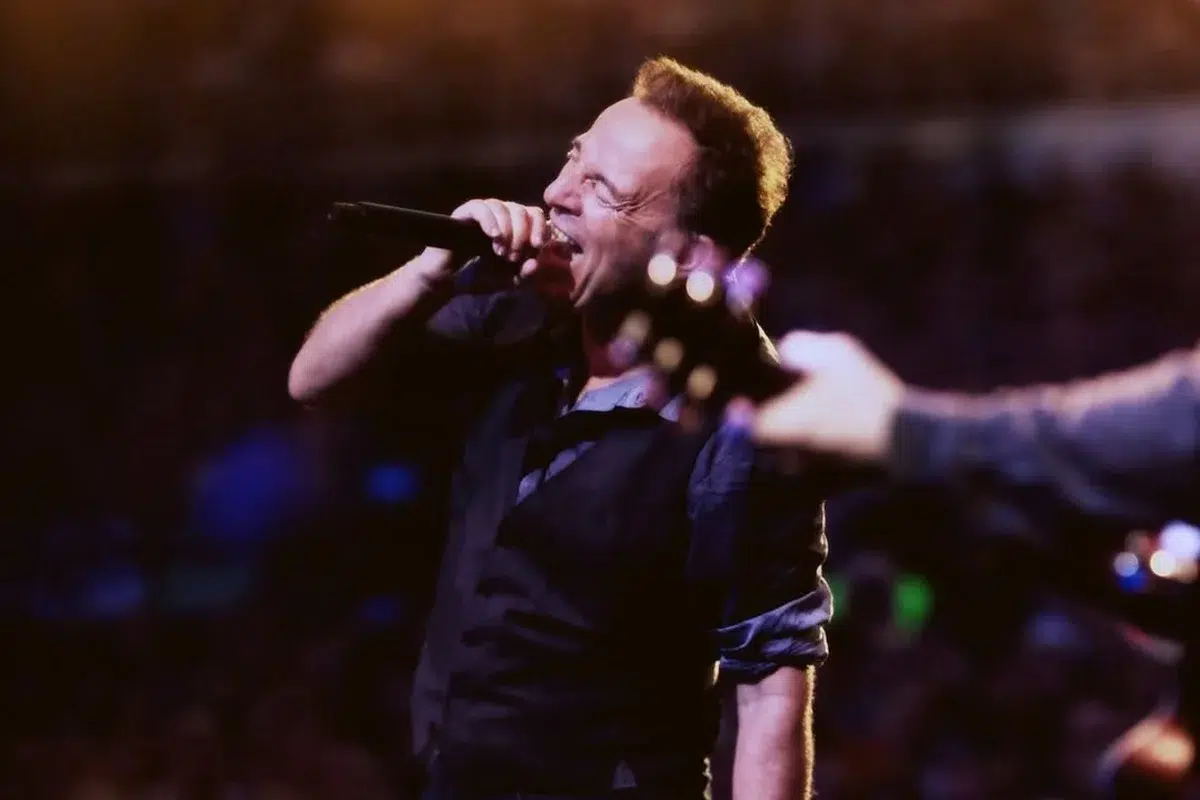 Una alarma de incendios interrumpió un show inesperado de Bruce Springsteen Una alarma de incendios interrumpió un show inesperado de Bruce Springsteen