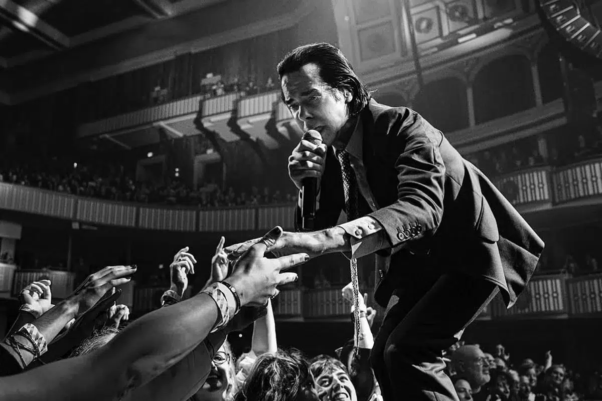 El concierto que Nick Cave comparó con una actividad espiritual: "Me quedé atónito por la intensidad del amor que se respiraba" El concierto que Nick Cave comparó con una actividad espiritual: "Me quedé atónito por la intensidad del amor que se respiraba"