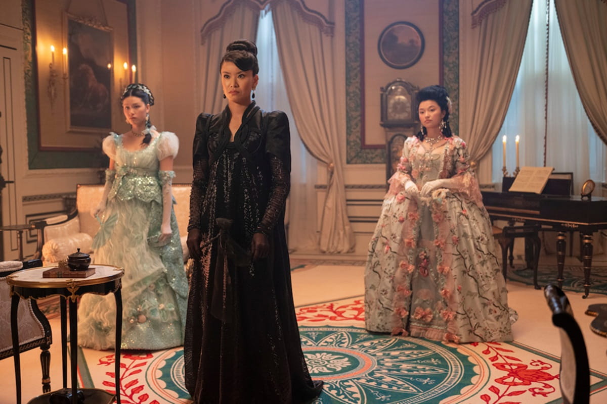 Isabella Wei es Posy Li, Katie Leung es Lady Araminta Gun y Michelle Mao es Rosamund Li en Bridgerton 4.