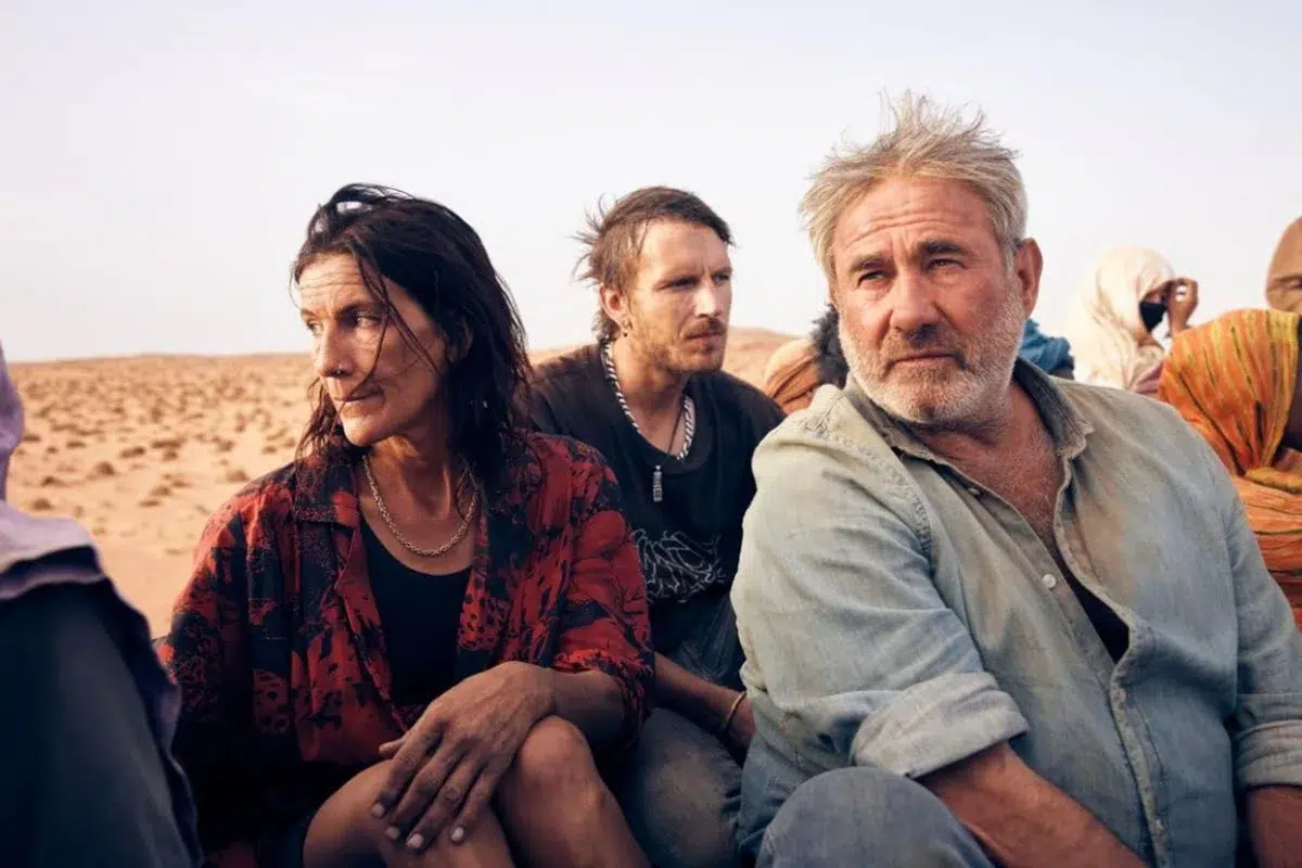 Sergi López, Joshua Liam Herderson y Stefania Gadda en Sirat (2025).