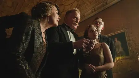 Conocé al reparto de Agatha Christie: Las siete esferas, el nuevo misterio de Netflix Quién es quién en Agatha Christie: Las siete esferas, el nuevo misterio de Netflix