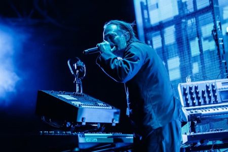Thom Yorke lleva su histórica presentación en la Ópera de Sídney al cine Thom Yorke lleva su histórica presentación en la Ópera de Sídney al cine