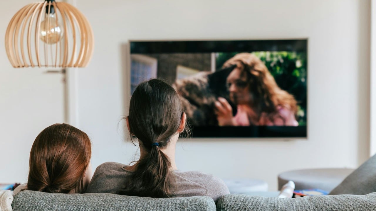 Guía para armar tu ‘cine indie’ en casa: Smart TV + parlantes
