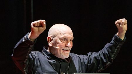 John Malkovich llega a la Argentina con una obra basada en textos de Roberto Bolaño John Malkovich llega a la Argentina con una obra basada en textos de Roberto Bolaño
