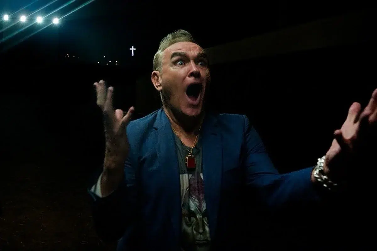 Morrissey sorprendió con un cambio en la letra de "Notre-Dame", su nuevo single
