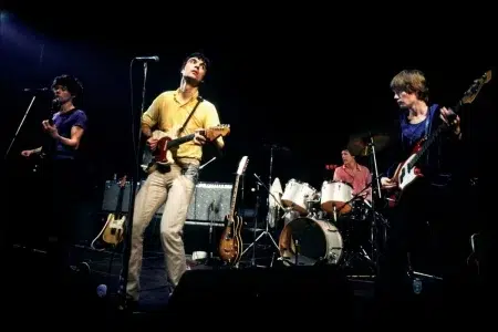 Talking Heads lanzó un demo inédito de 1975 de "Psycho Killer" Talking Heads lanzó un demo inédito de 1975 de Psycho Killer