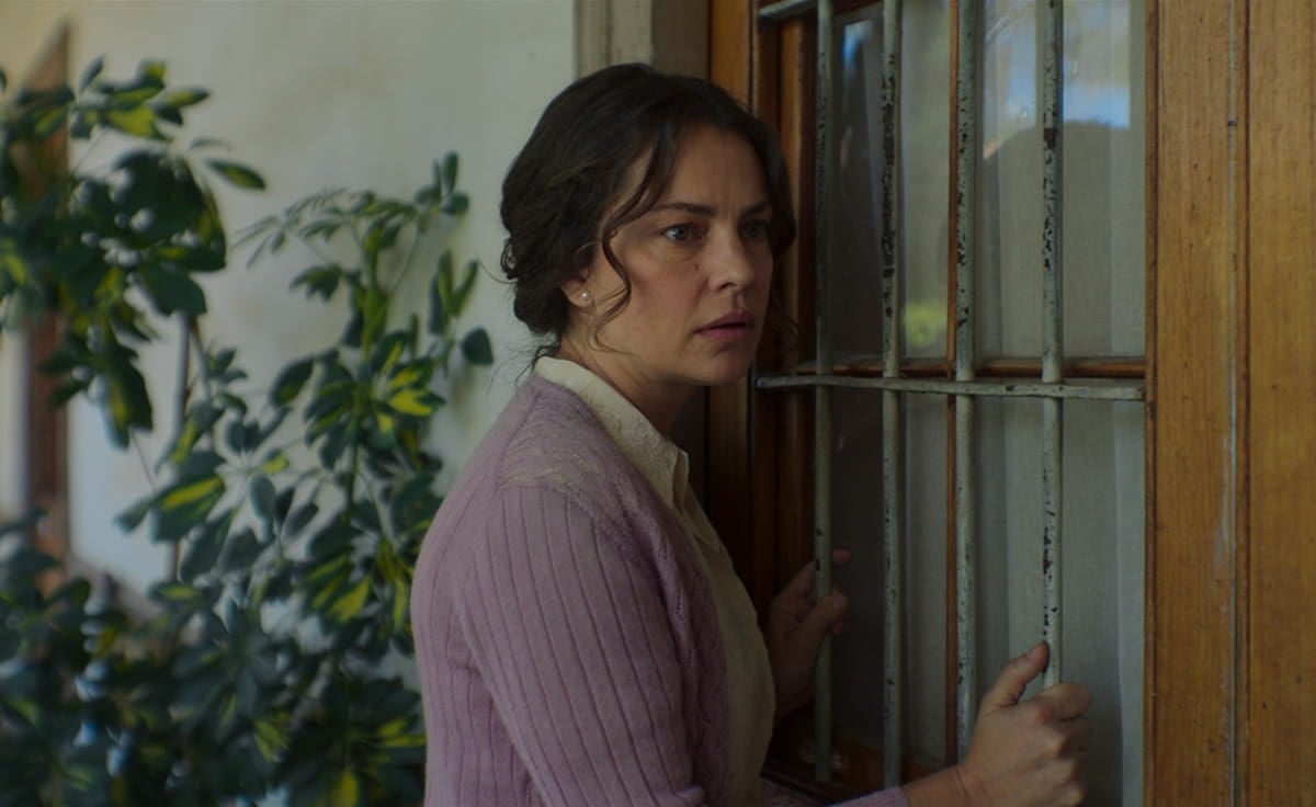 Dolores Fonzi en La casa de los espíritus