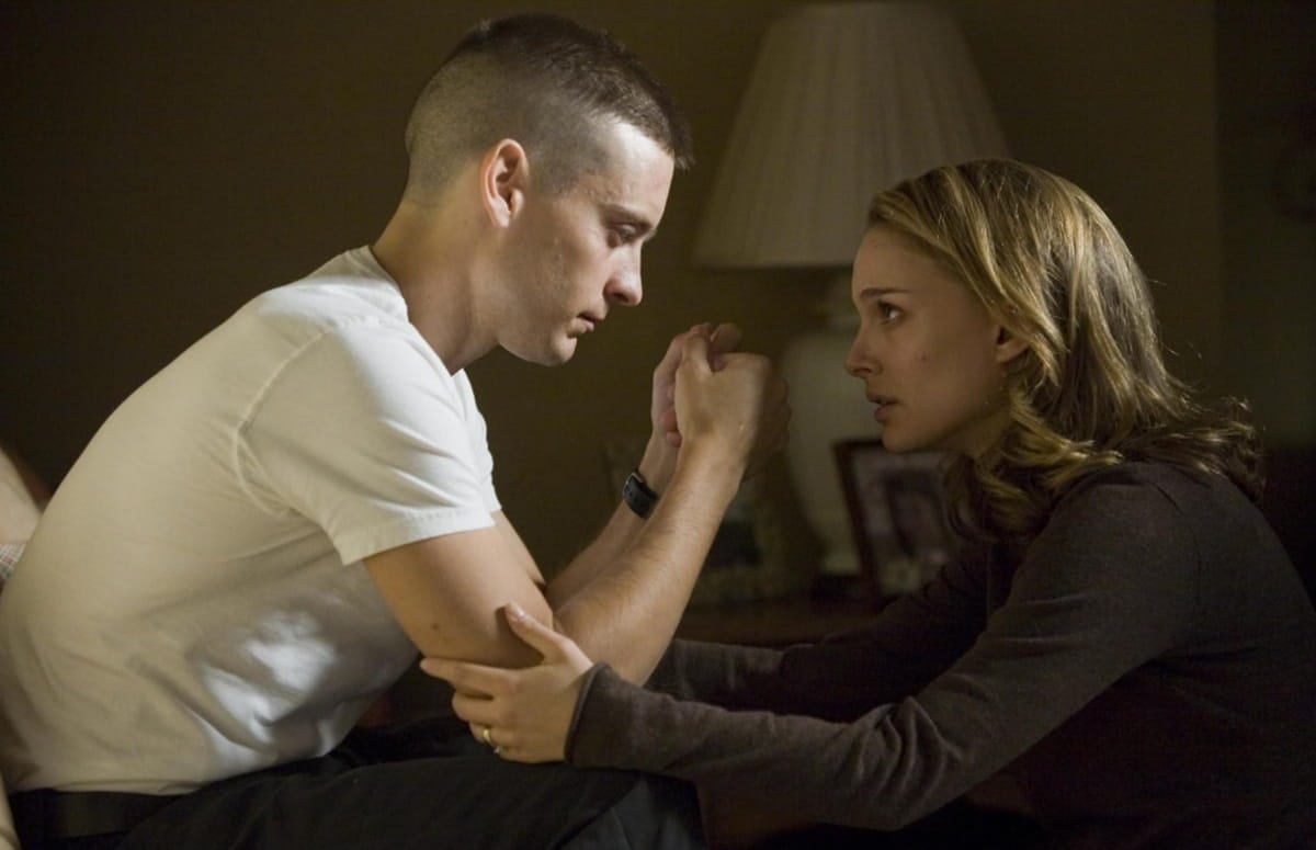 Tobey Maguire con Natalie Portman en Brothers