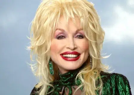 Dolly Parton elige una de sus peores canciones: "Tengo algunas que apestan" Dolly Parton elige una de sus peores canciones.
