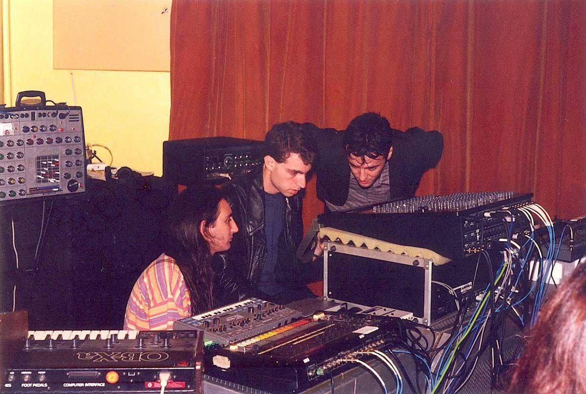 Fantasías Animadas en las jams electrónicas de Oval, junto a Ernesto Romeo y Jorge Haro