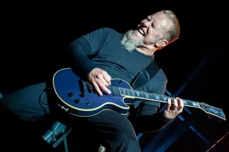 El cantante que confunde a James Hetfield: "No lo tomo en serio, no sabe en qué banda está" James Hetfield
