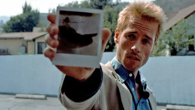 Memento es una de las grandes películas que se filmaron en menos de un mes
