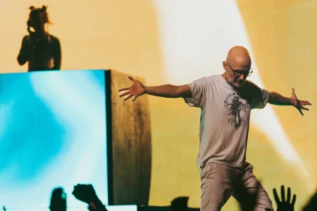 Moby dona lo recaudado en Coachella 2026 a organizaciones defensoras de animales Moby en Coachella 2026