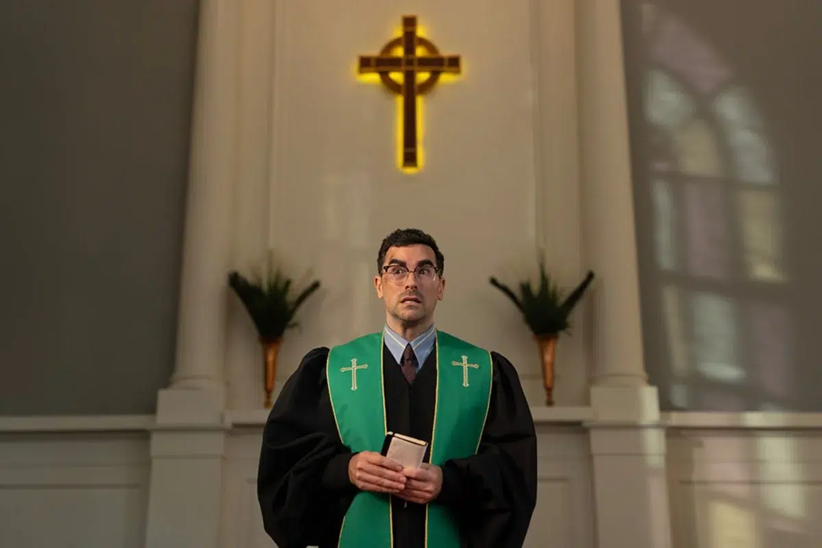 Dan Levy en Errores épicos, lo nuevo de Netflix