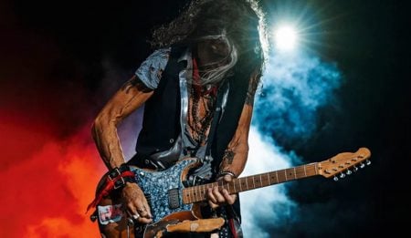 Joe Perry adapta su forma de tocar la guitarra por la artritis Joe Perry