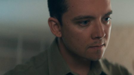 Qué ver en Netflix: 5 películas y series similares a Los no elegidos Asa Butterfield en Los no elegidos.