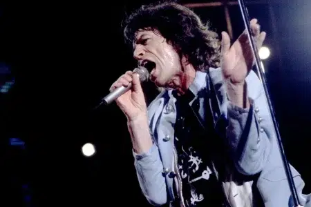 La banda que Mick Jagger disfruta, aunque "no cumple expectativas" Mick Jagger cantando